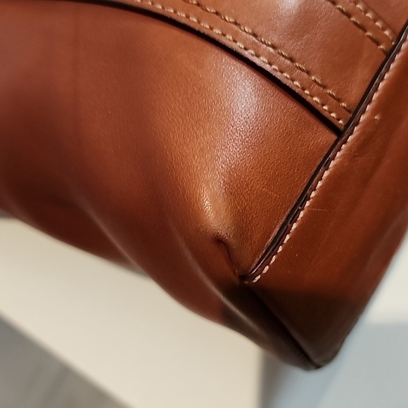 Coach Gigi Tote - Picture 11 of 17